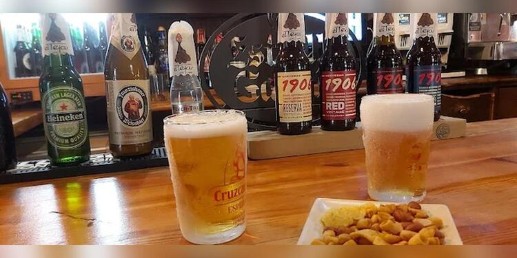 Cafetería El Tejar, bar