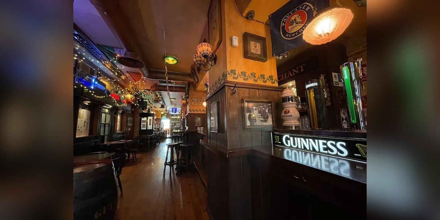 Gallagher Irish Tavern, bar