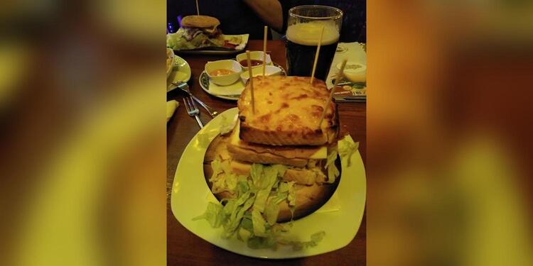 Gallagher Irish Tavern, bar