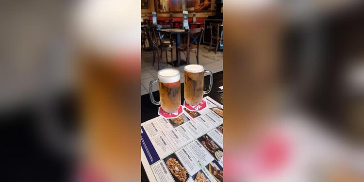 Foster's Hollywood, restaurant