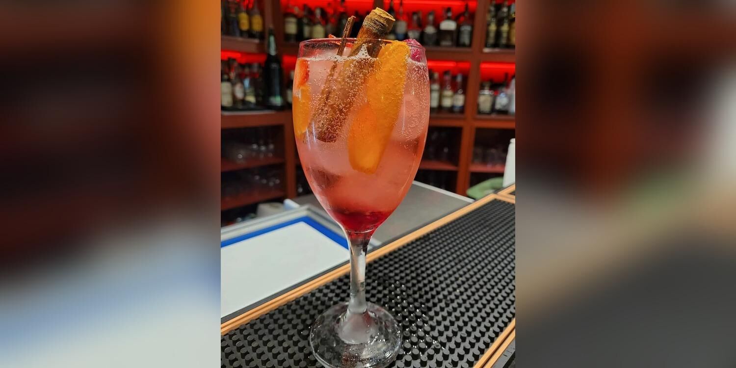 Collage Nervión, bar