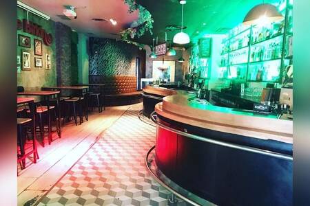 Jane Birkin, Bar Zaragoza Casco Antiguo #0