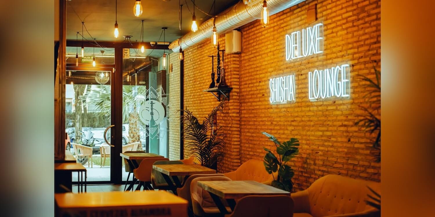 Deluxe Shisha Lounge, bar