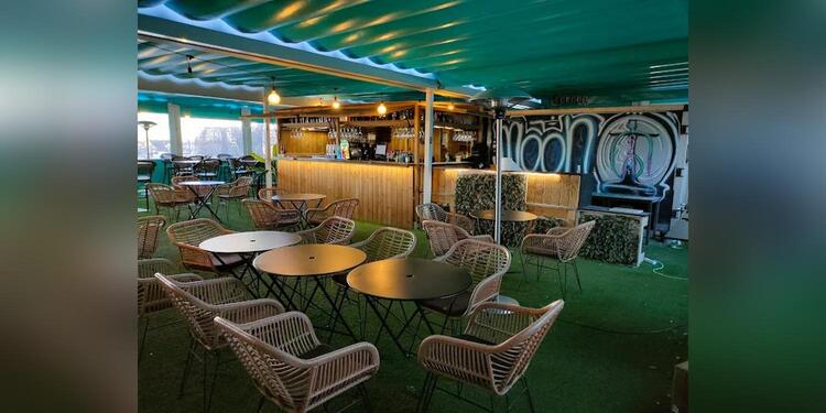 Moon terraza Sevilla Este, bar