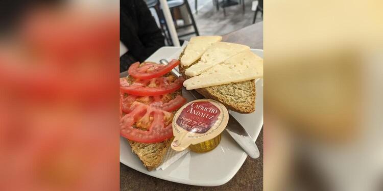 Bar Mundial Triana, bar