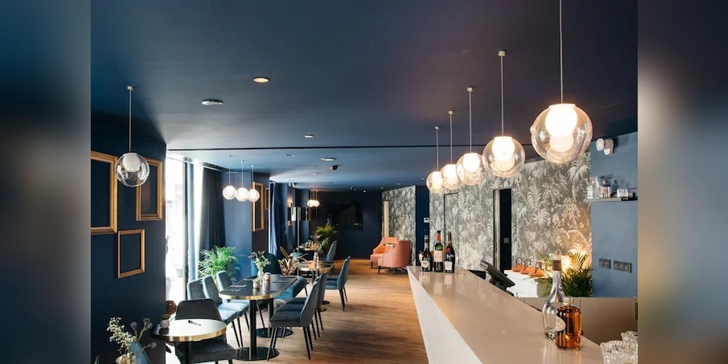 Lily Wood, restaurant