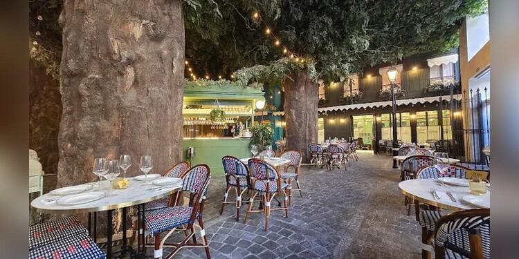 Voltereta París - Sevilla, restaurant