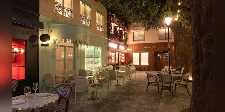 Voltereta París - Sevilla, restaurant