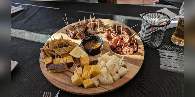 MAKRENA LOUNGE BAR, bar