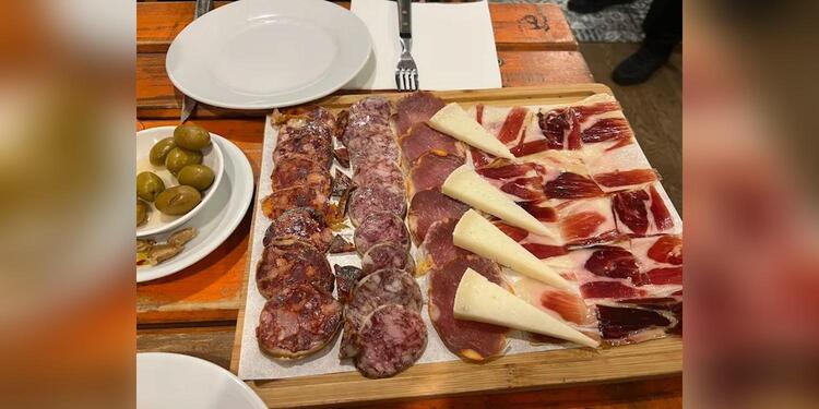 La Granada Restaurante, restaurant