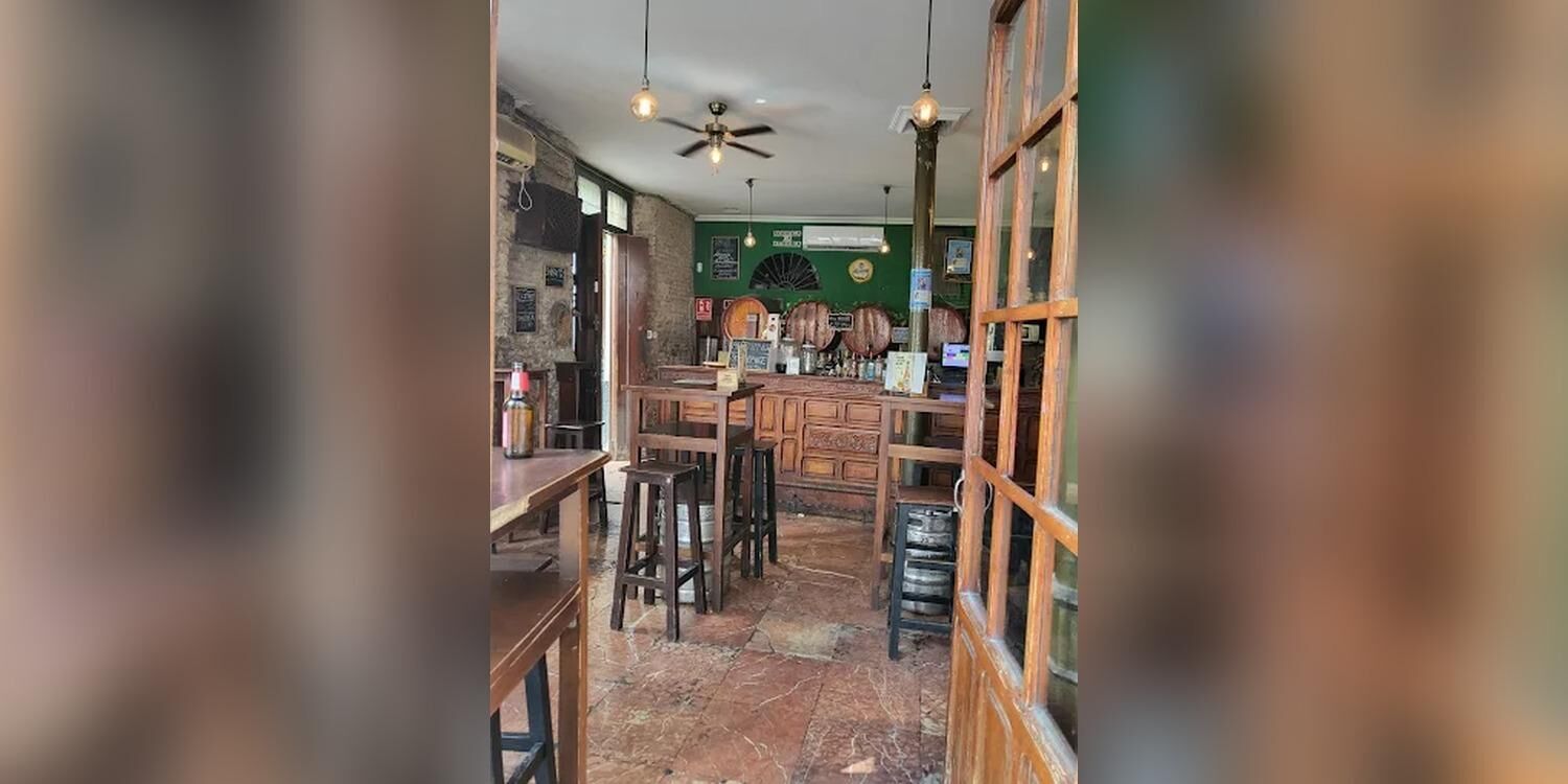 Bodega La Aurora, bar