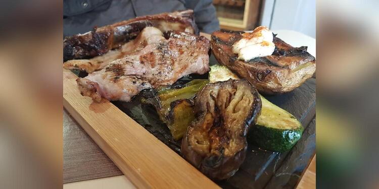 Bar Rinconcito Del Monstruo, bar