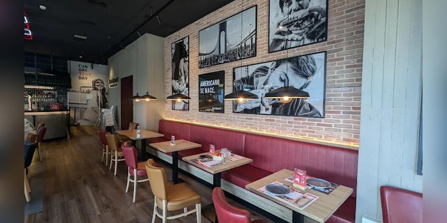 Tony Roma's Aqua, restaurant