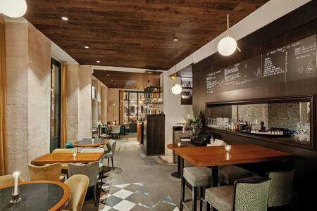 Les Parisiennes, Bar Paris Faubourg - Saint-Germain #0