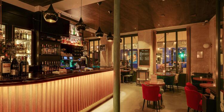 Les Parisiennes, bar