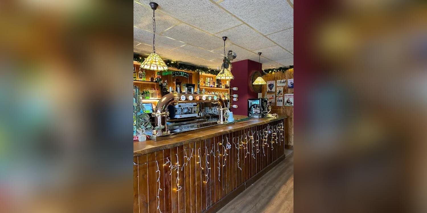 Saints and Scholars, bar