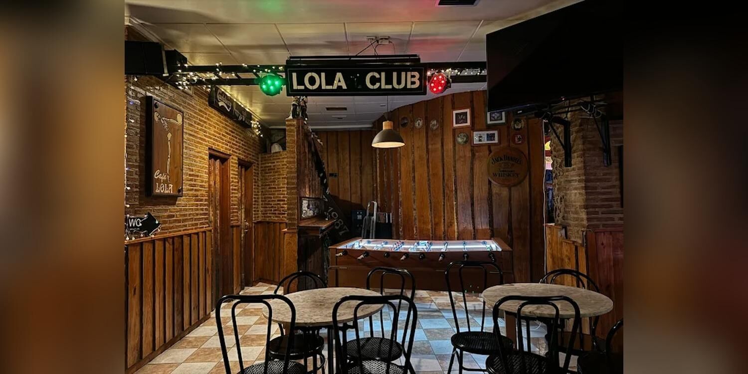 Café Lola, bar