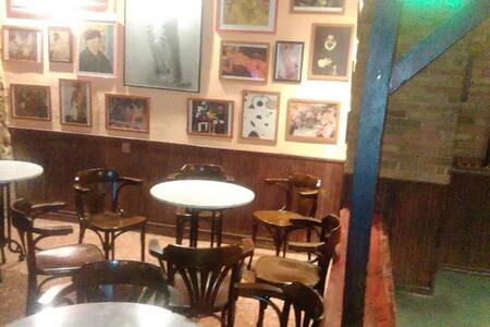 Pub Brasas, Bar València Jesús #0