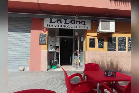 Cafetería La Luna Hamburguesería, Bar València Patraix #0