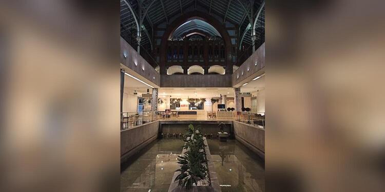 Pub Down Monkey Business, bar