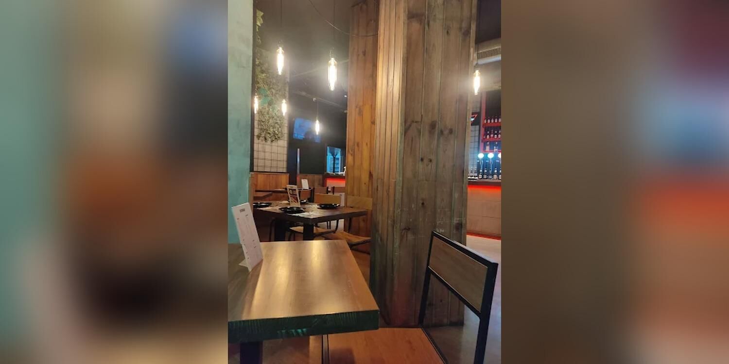 Wingz Chicken Factory, restaurant