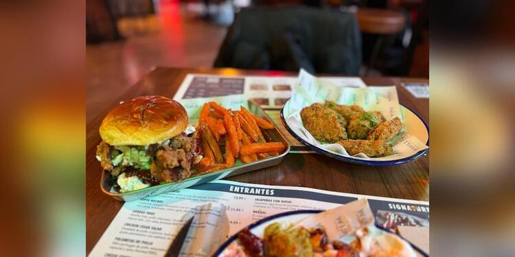 Wingz Chicken Factory, restaurant