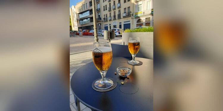 Trapezzio Café, bar