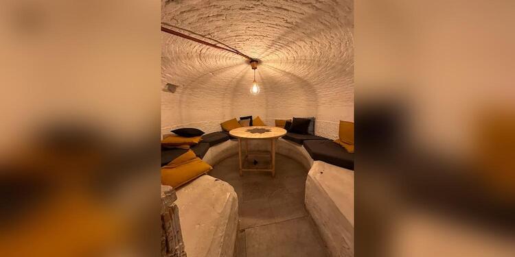 Mállalo X, restaurant