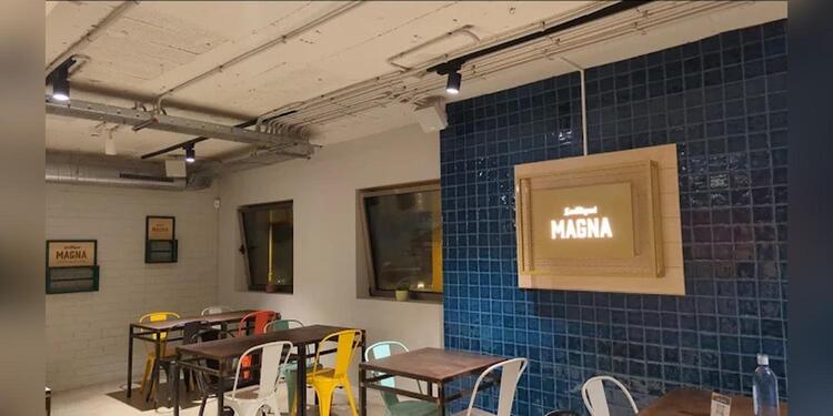 Sax Café Restaurant, restaurant