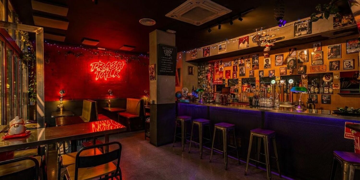 Trash Talk - Food and Booze, bar