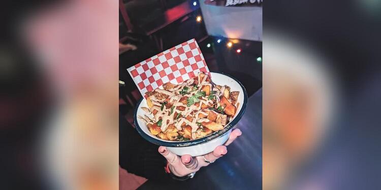 Trash Talk - Food & Booze, bar