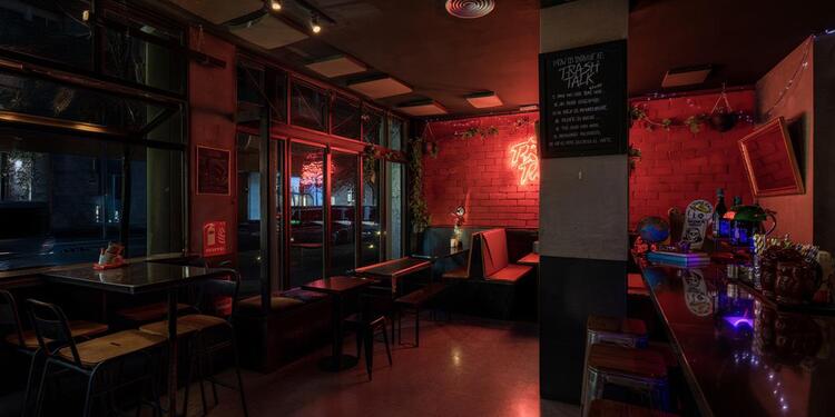 Trash Talk - Food and Booze, bar