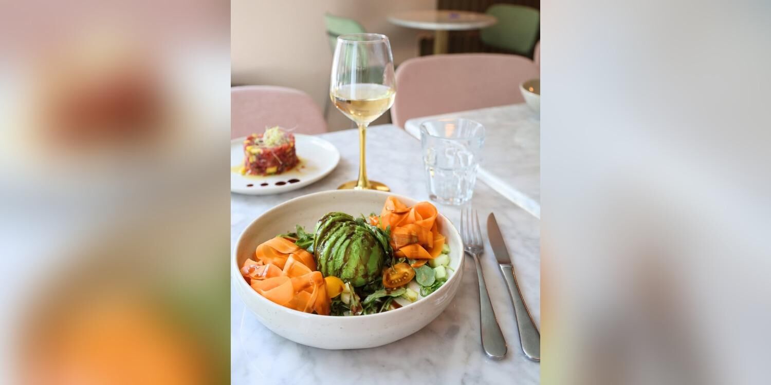 The moment (Restaurant), restaurant