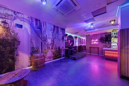 La bien pagá, Bar Madrid Montecarmelo #0