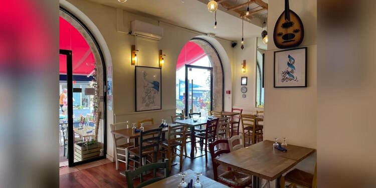 Yasmine Vieux Port, restaurant