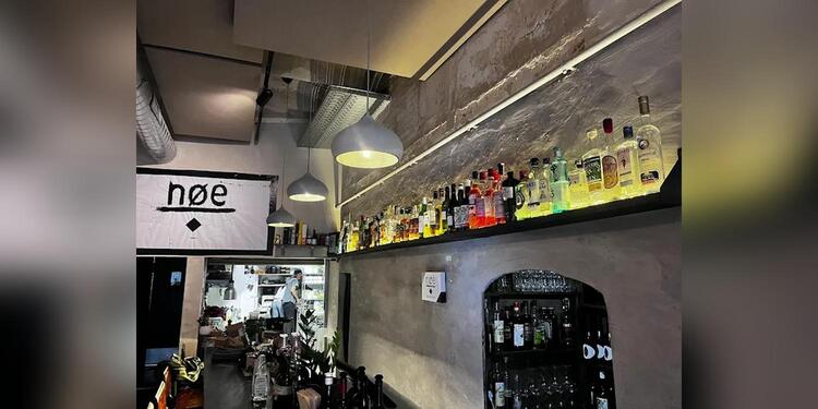 Bar Nøė, bar