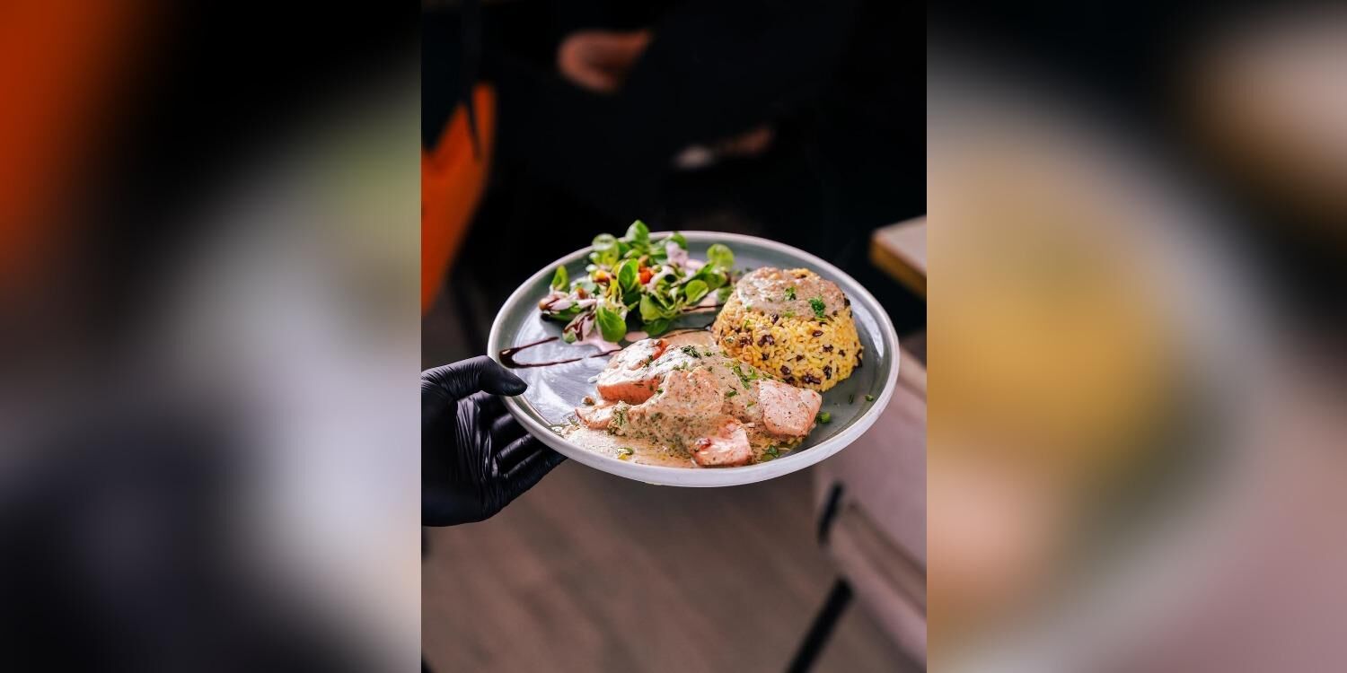 Bravas Restaurant, restaurant