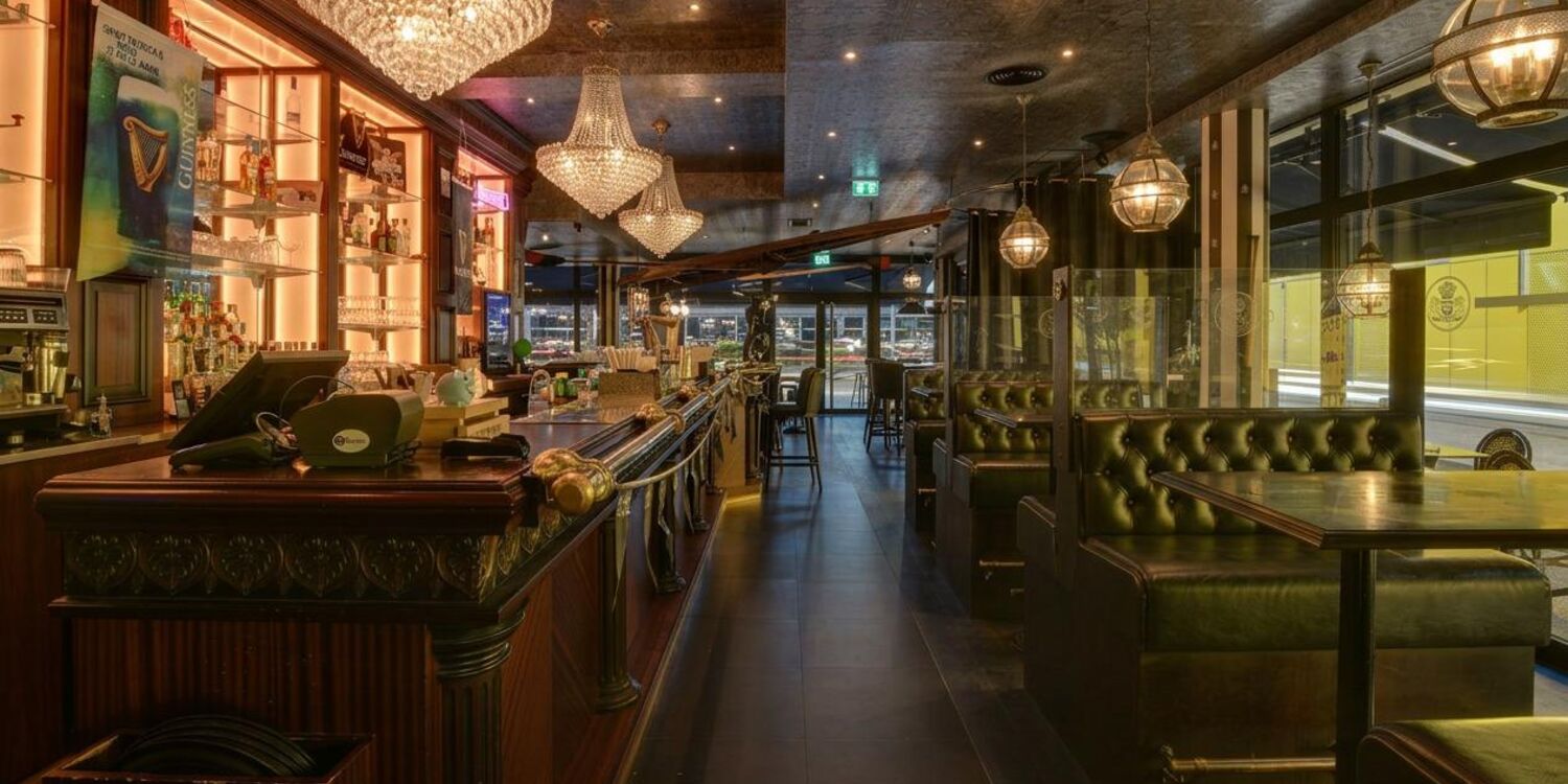 Au Bureau Tours Nord, bar