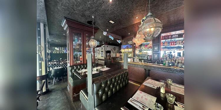 Au Bureau Tours Nord, bar