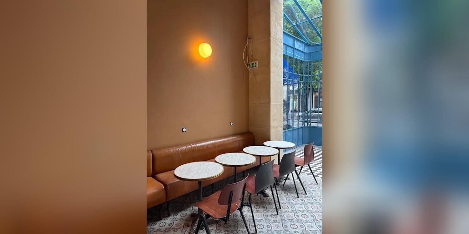 French Riviera Republique, bar