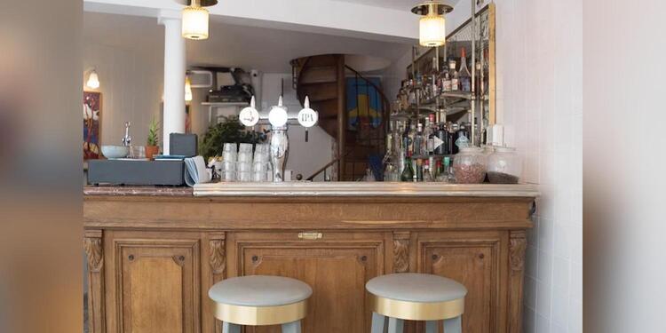 French Riviera Republique, bar