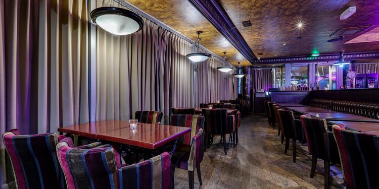 BIRDIES CAFÉ, rental_room