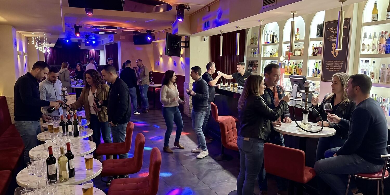 Lloreria Club, bar