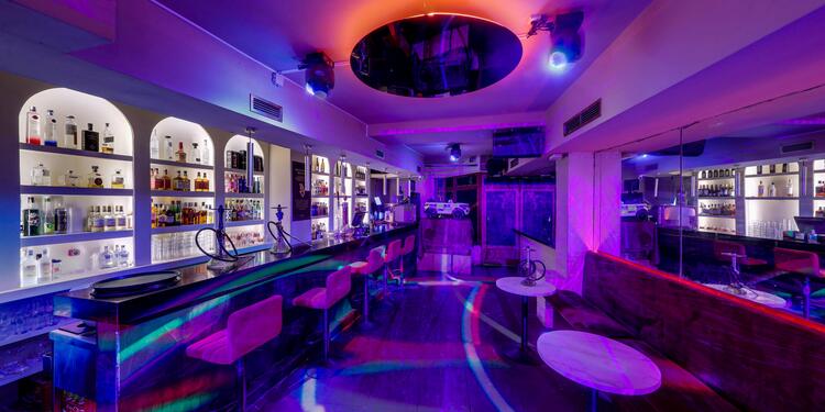 Lloreria Club, bar
