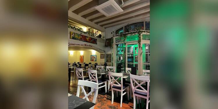 Avinyó 10, restaurant