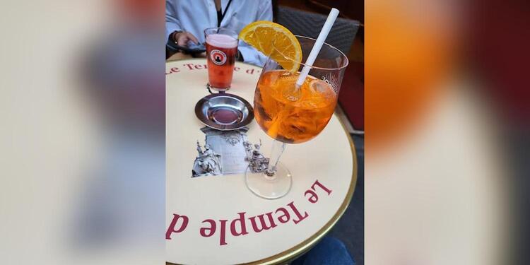 Aux petits tonneaux, bar