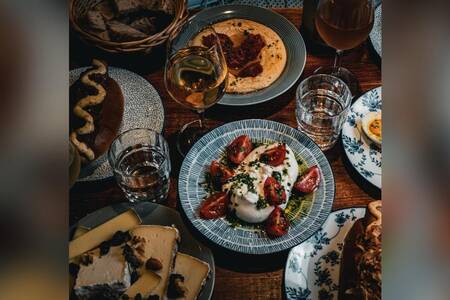Juicy Cave à Manger, Bar Paris Hôpital-Saint-Louis #0