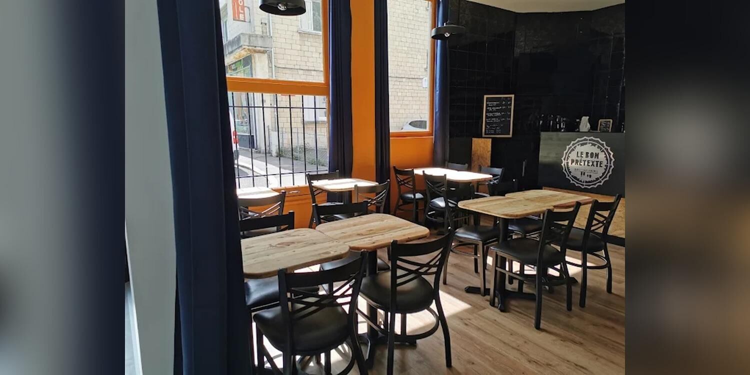 Le bon prétexte, bar