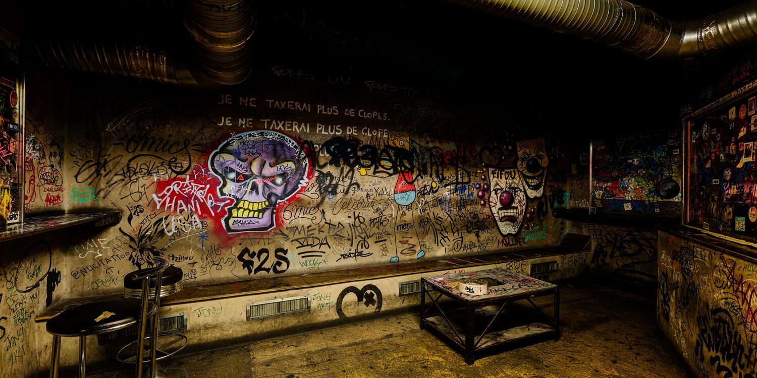 Punk Paradise, rental_room