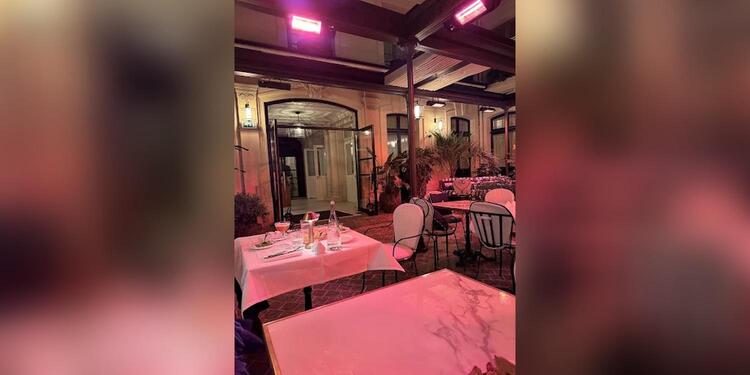 Delano Café, restaurant